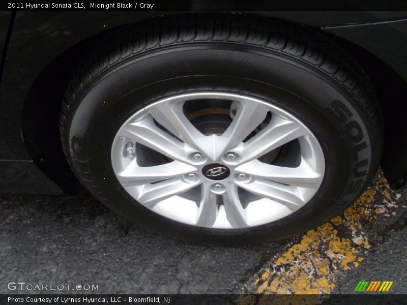 Midnight Black / Gray 2011 Hyundai Sonata GLS