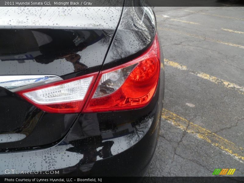 Midnight Black / Gray 2011 Hyundai Sonata GLS