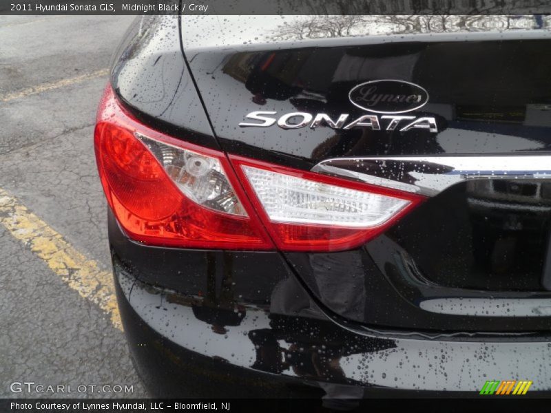Midnight Black / Gray 2011 Hyundai Sonata GLS
