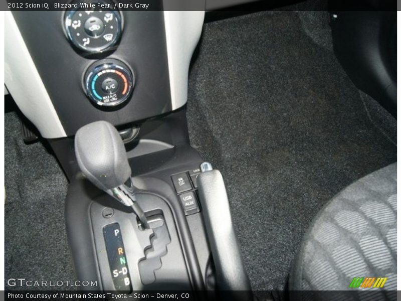 Blizzard White Pearl / Dark Gray 2012 Scion iQ