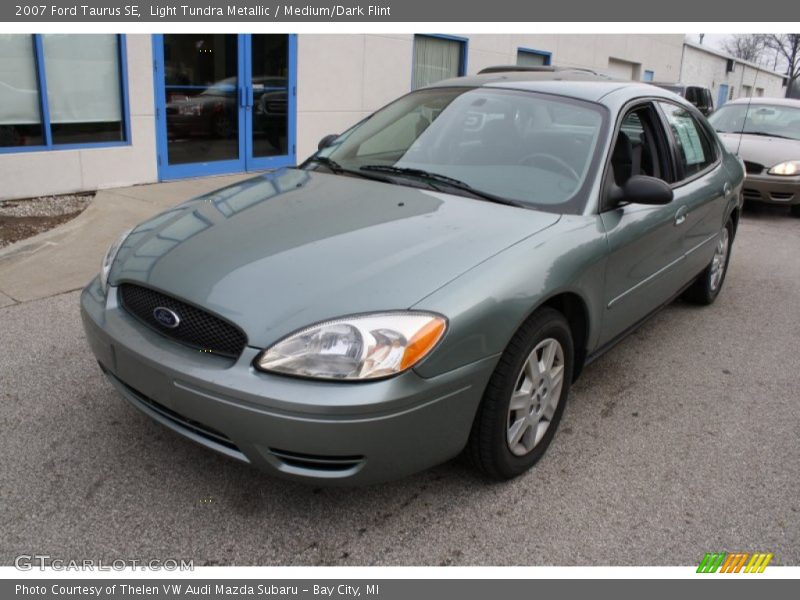 Light Tundra Metallic / Medium/Dark Flint 2007 Ford Taurus SE
