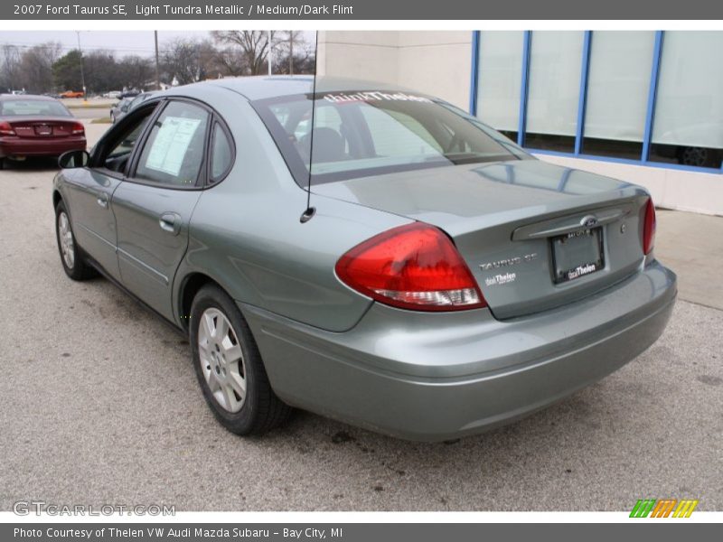 Light Tundra Metallic / Medium/Dark Flint 2007 Ford Taurus SE