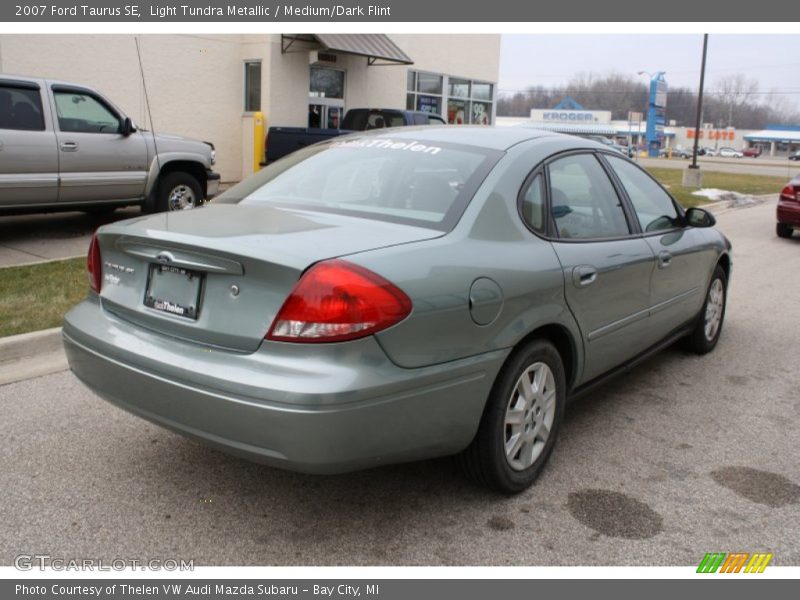 Light Tundra Metallic / Medium/Dark Flint 2007 Ford Taurus SE