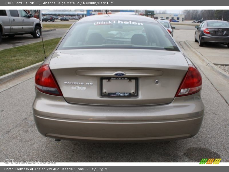 Arizona Beige Metallic / Medium/Dark Flint 2007 Ford Taurus SE