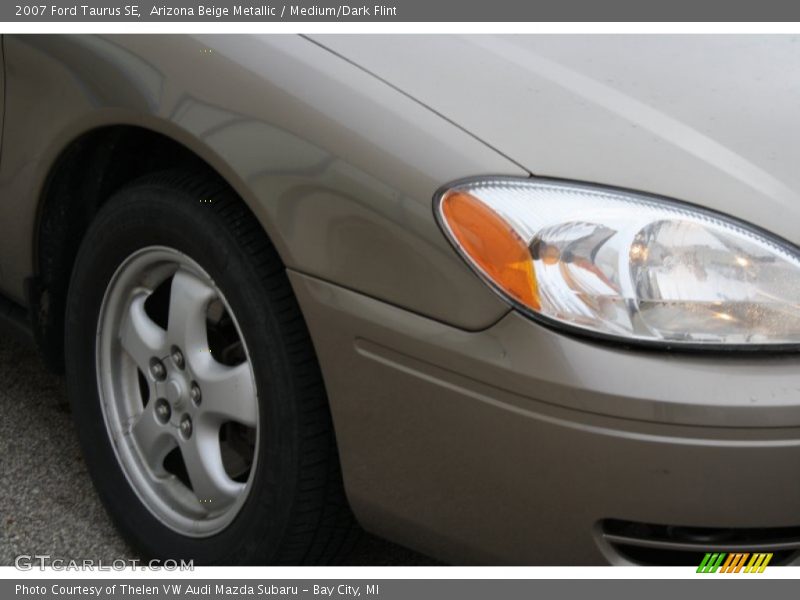 Arizona Beige Metallic / Medium/Dark Flint 2007 Ford Taurus SE