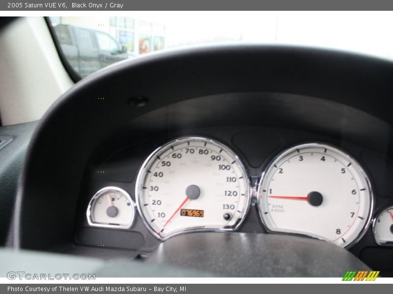 Black Onyx / Gray 2005 Saturn VUE V6