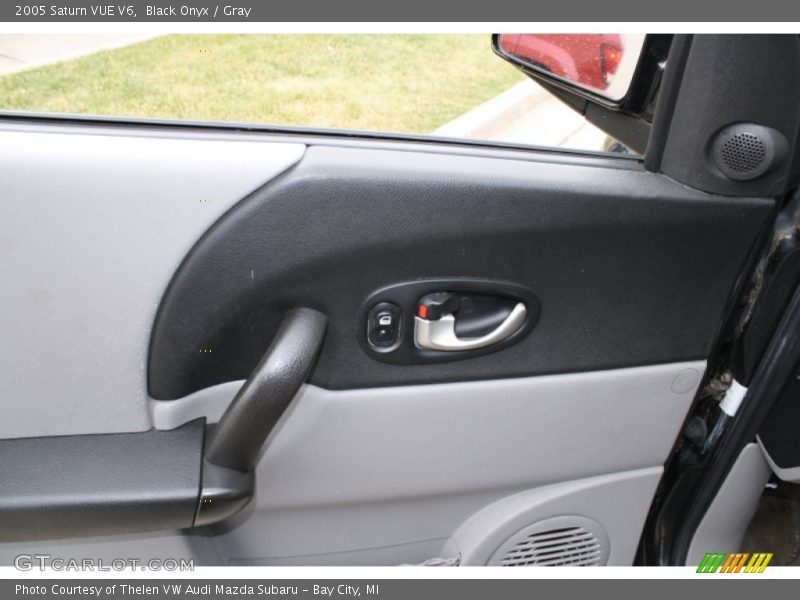 Black Onyx / Gray 2005 Saturn VUE V6