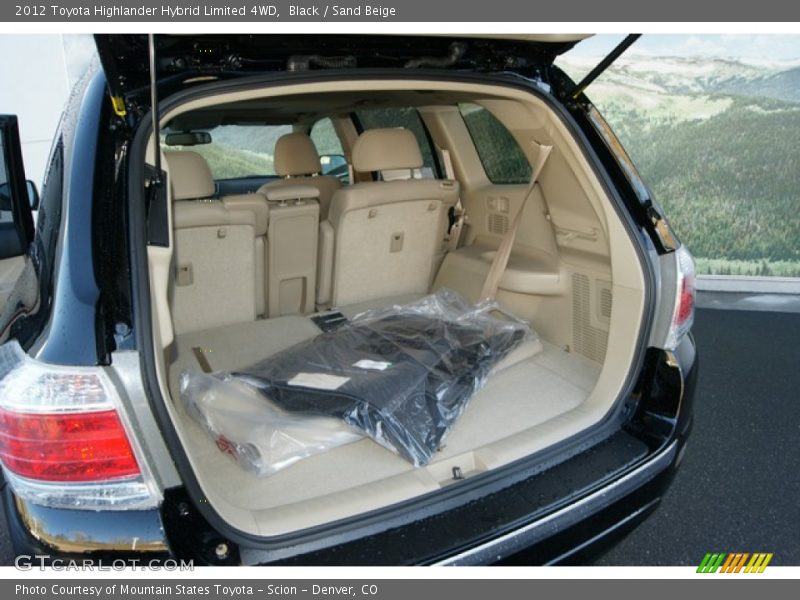  2012 Highlander Hybrid Limited 4WD Trunk