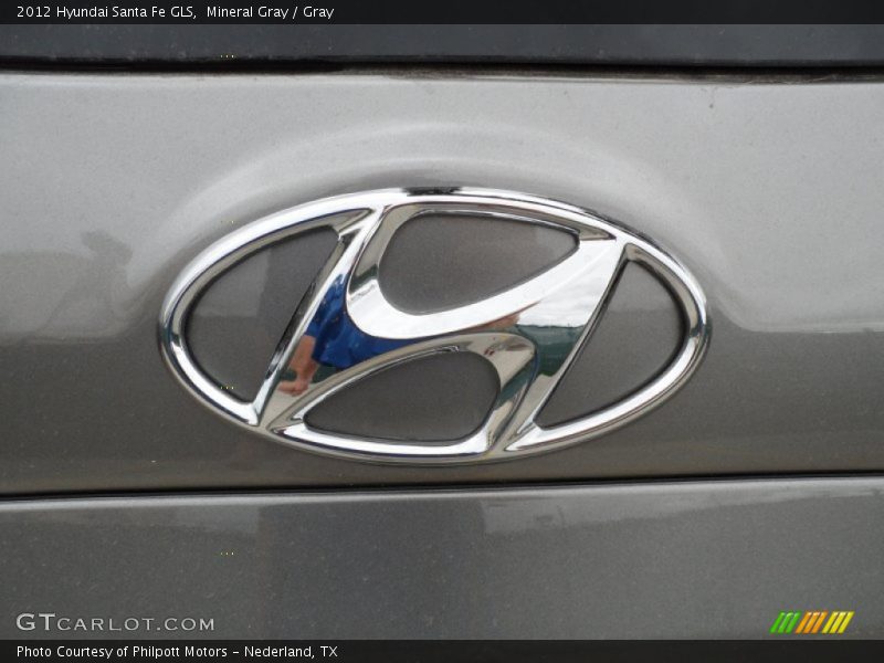 Mineral Gray / Gray 2012 Hyundai Santa Fe GLS