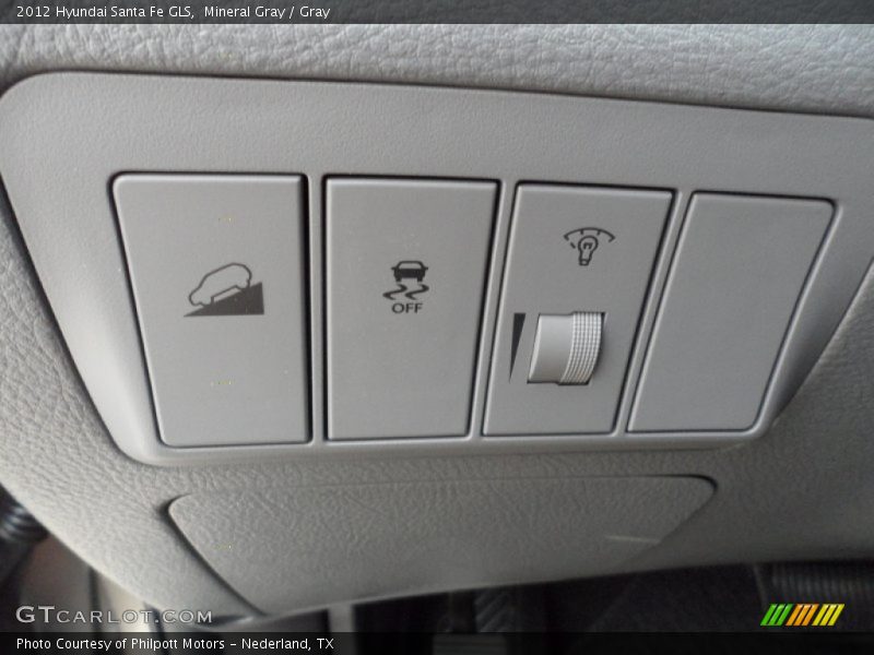Mineral Gray / Gray 2012 Hyundai Santa Fe GLS
