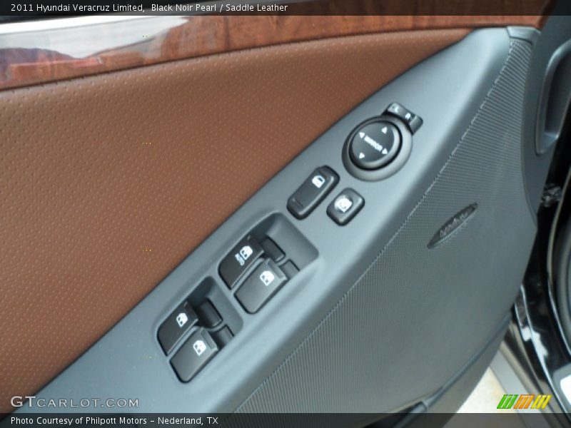 Black Noir Pearl / Saddle Leather 2011 Hyundai Veracruz Limited