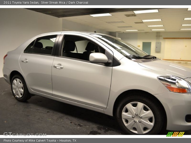 Silver Streak Mica / Dark Charcoal 2011 Toyota Yaris Sedan