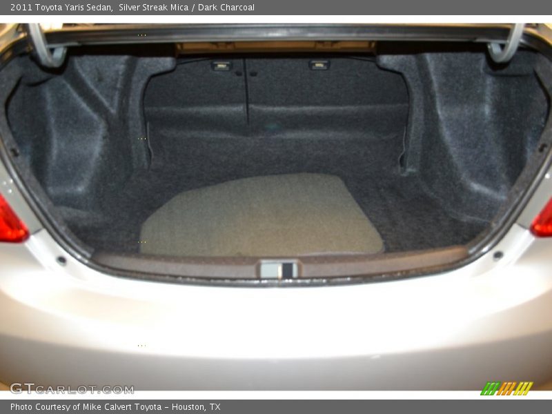 Silver Streak Mica / Dark Charcoal 2011 Toyota Yaris Sedan