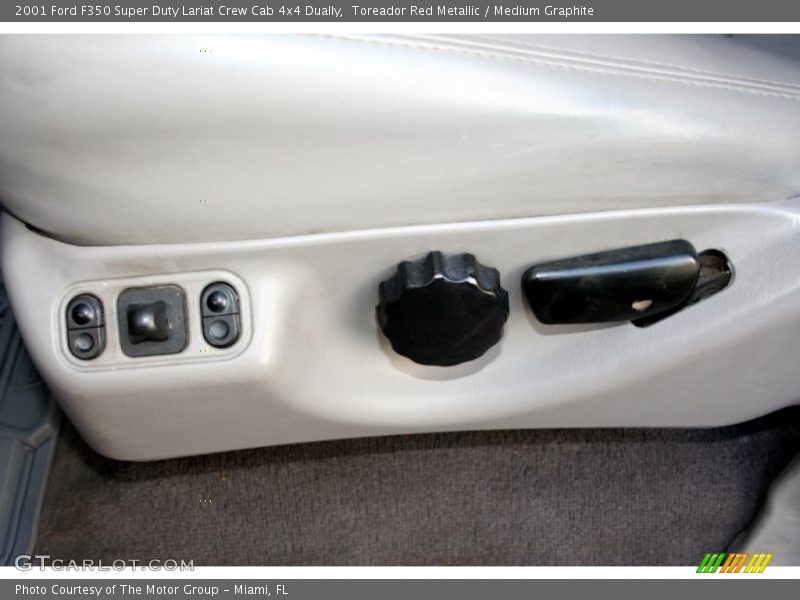 Toreador Red Metallic / Medium Graphite 2001 Ford F350 Super Duty Lariat Crew Cab 4x4 Dually