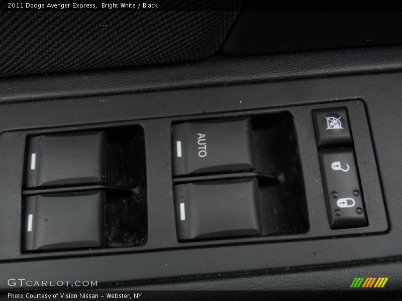 Bright White / Black 2011 Dodge Avenger Express