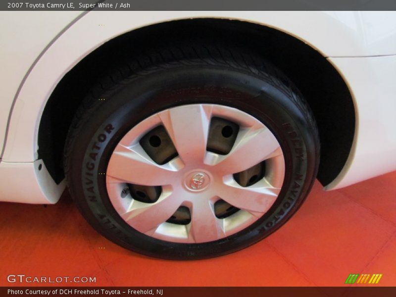 Super White / Ash 2007 Toyota Camry LE