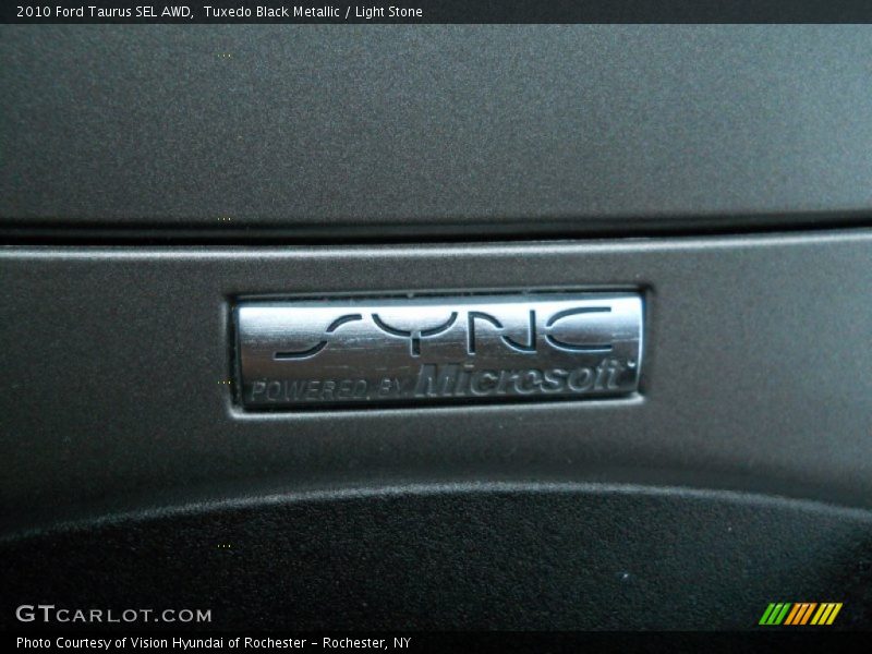 Tuxedo Black Metallic / Light Stone 2010 Ford Taurus SEL AWD