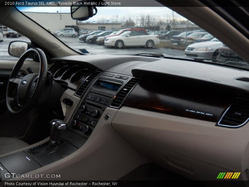 Tuxedo Black Metallic / Light Stone 2010 Ford Taurus SEL AWD