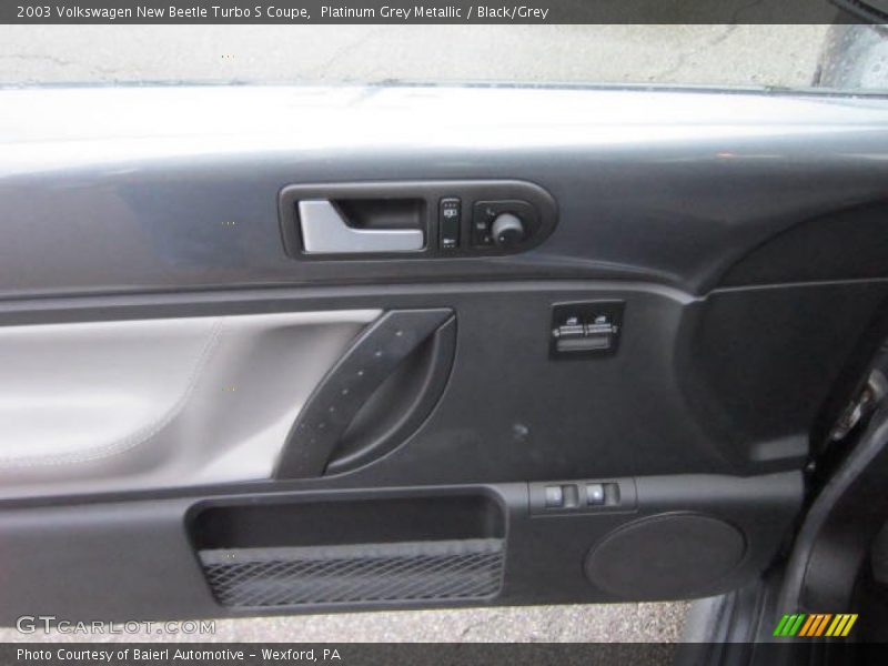 Platinum Grey Metallic / Black/Grey 2003 Volkswagen New Beetle Turbo S Coupe