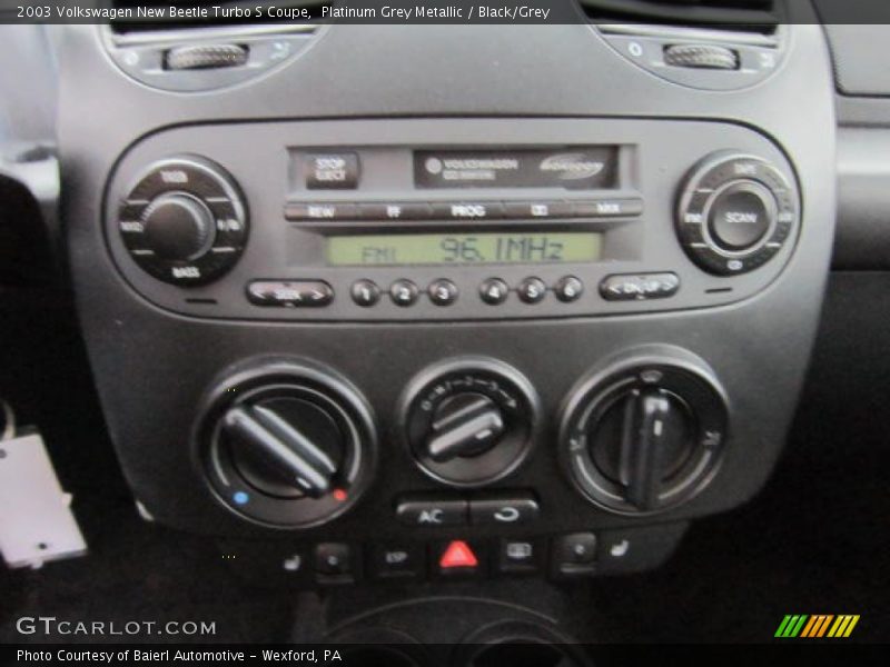 Platinum Grey Metallic / Black/Grey 2003 Volkswagen New Beetle Turbo S Coupe