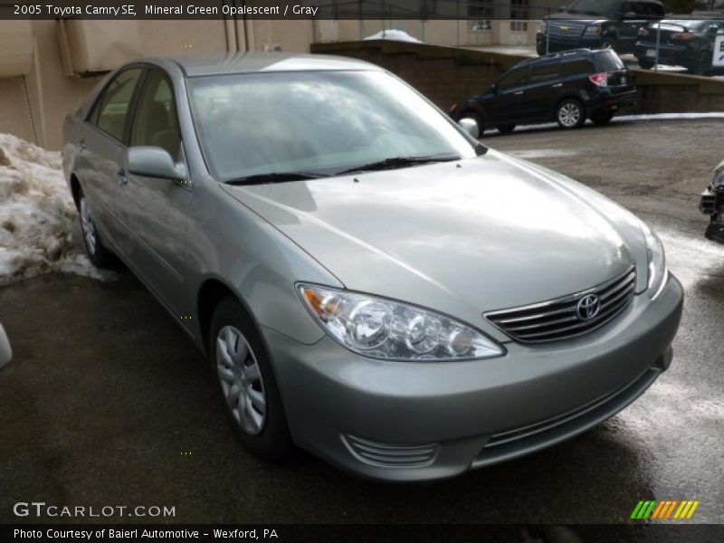 Mineral Green Opalescent / Gray 2005 Toyota Camry SE