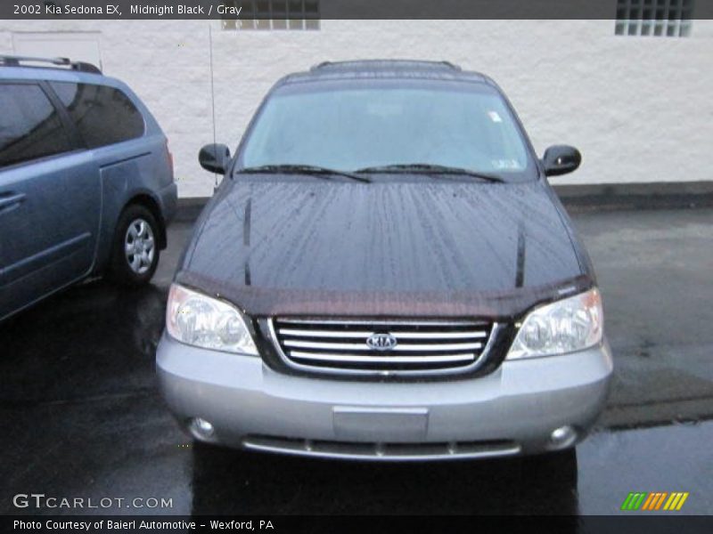 Midnight Black / Gray 2002 Kia Sedona EX