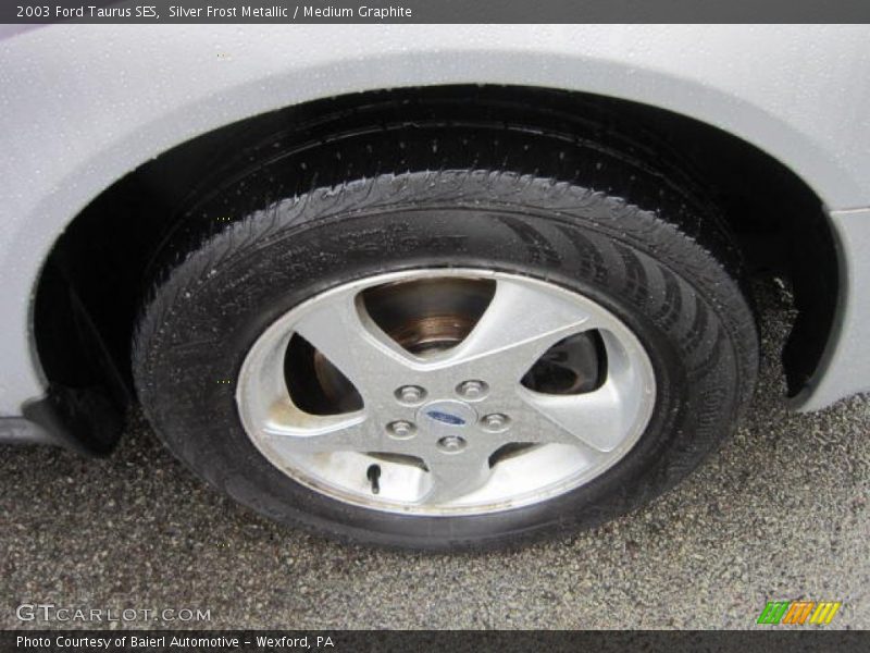 Silver Frost Metallic / Medium Graphite 2003 Ford Taurus SES