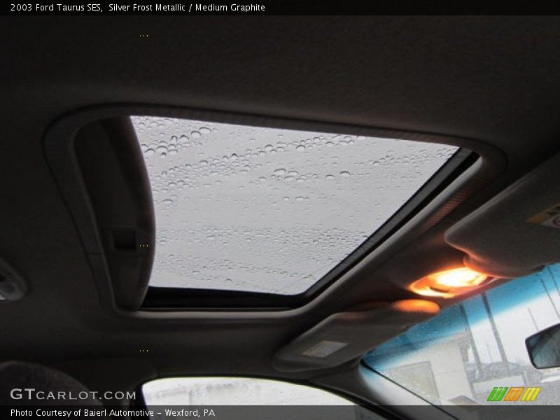 Silver Frost Metallic / Medium Graphite 2003 Ford Taurus SES
