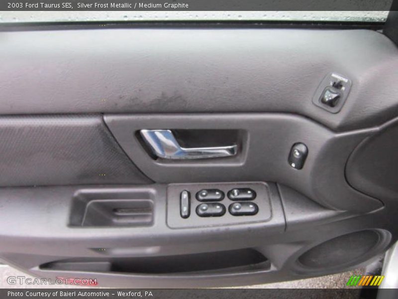 Silver Frost Metallic / Medium Graphite 2003 Ford Taurus SES