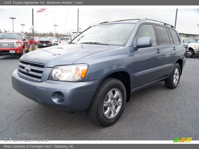 Bluestone Metallic / Ivory 2005 Toyota Highlander V6