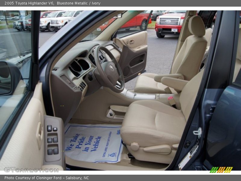 Bluestone Metallic / Ivory 2005 Toyota Highlander V6