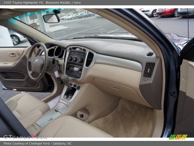 Bluestone Metallic / Ivory 2005 Toyota Highlander V6