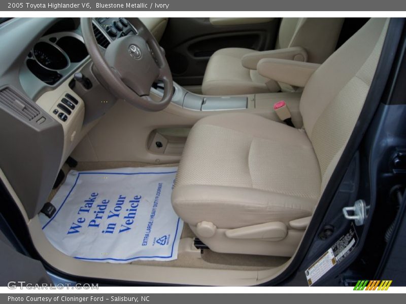 Bluestone Metallic / Ivory 2005 Toyota Highlander V6