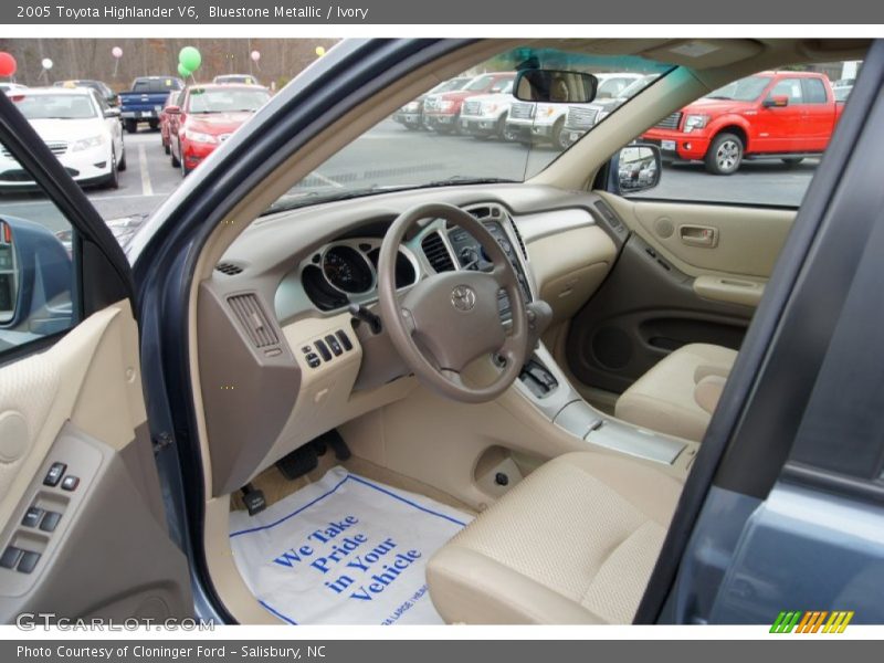 Bluestone Metallic / Ivory 2005 Toyota Highlander V6