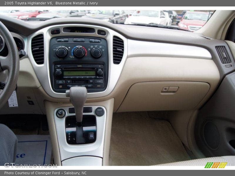 Bluestone Metallic / Ivory 2005 Toyota Highlander V6