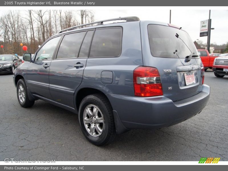 Bluestone Metallic / Ivory 2005 Toyota Highlander V6