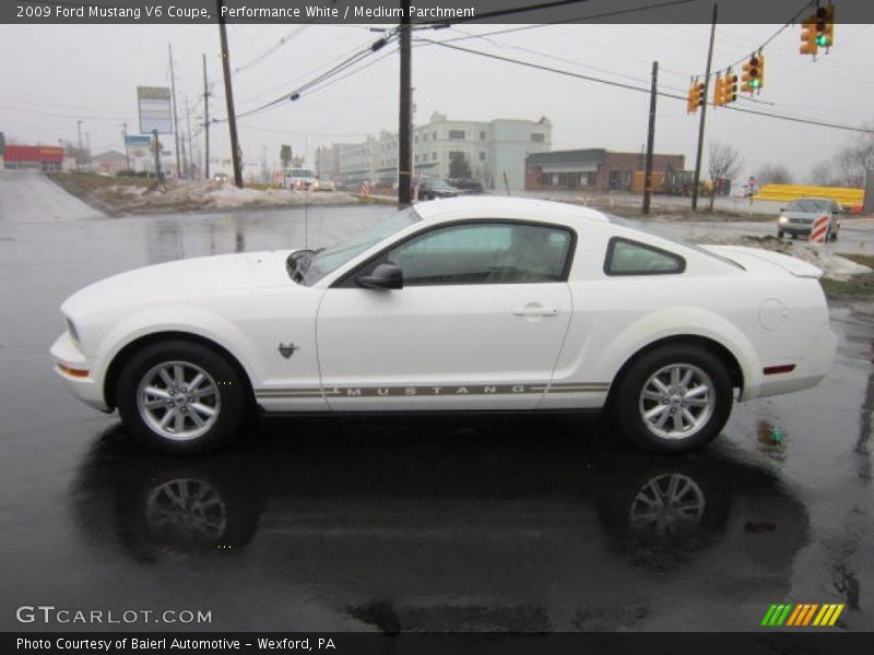 Performance White / Medium Parchment 2009 Ford Mustang V6 Coupe