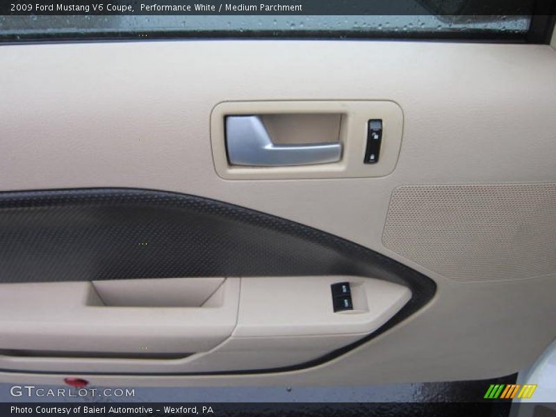 Performance White / Medium Parchment 2009 Ford Mustang V6 Coupe