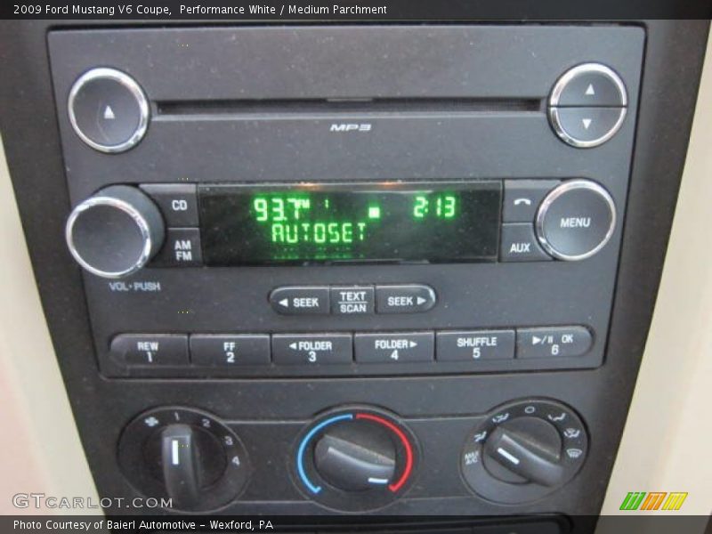 Performance White / Medium Parchment 2009 Ford Mustang V6 Coupe