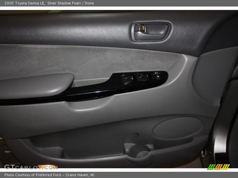 Silver Shadow Pearl / Stone 2005 Toyota Sienna LE