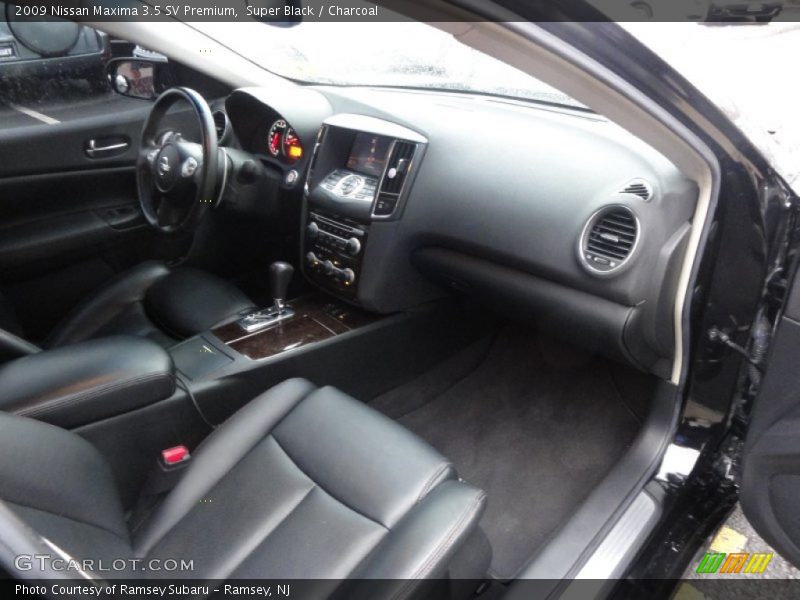 Super Black / Charcoal 2009 Nissan Maxima 3.5 SV Premium