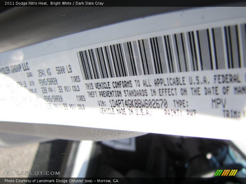 Bright White / Dark Slate Gray 2011 Dodge Nitro Heat