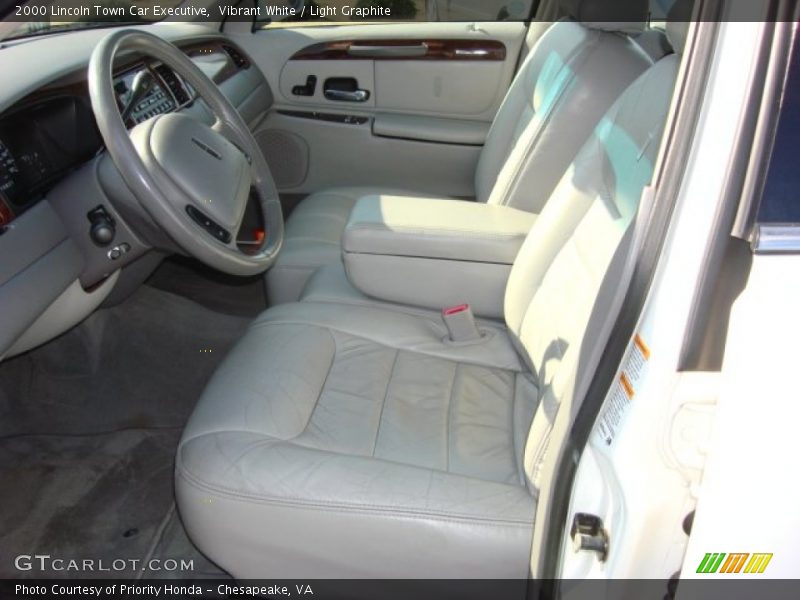 Vibrant White / Light Graphite 2000 Lincoln Town Car Executive