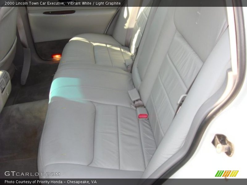 Vibrant White / Light Graphite 2000 Lincoln Town Car Executive