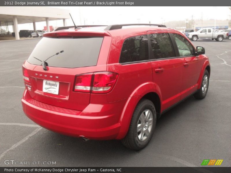 Brilliant Red Tri-Coat Pearl / Black/Light Frost Beige 2012 Dodge Journey SE