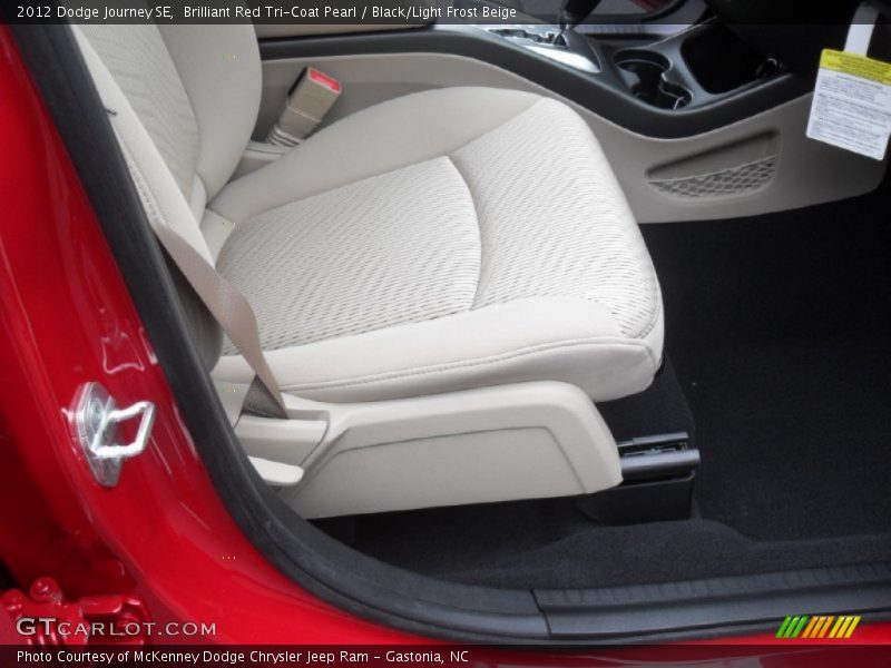 Brilliant Red Tri-Coat Pearl / Black/Light Frost Beige 2012 Dodge Journey SE