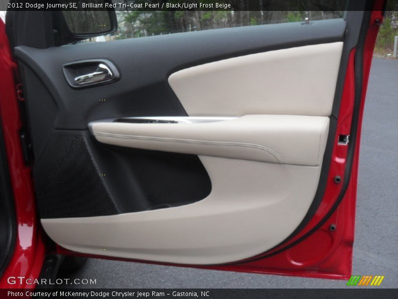 Brilliant Red Tri-Coat Pearl / Black/Light Frost Beige 2012 Dodge Journey SE
