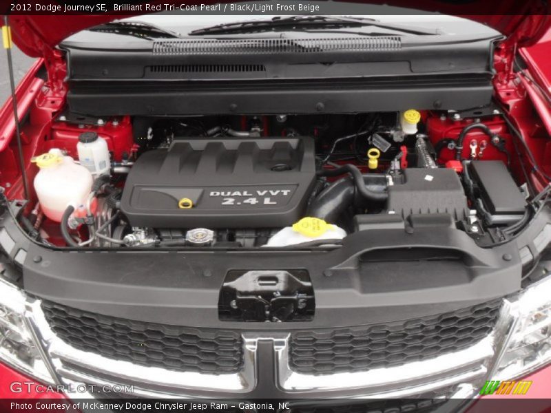 Brilliant Red Tri-Coat Pearl / Black/Light Frost Beige 2012 Dodge Journey SE
