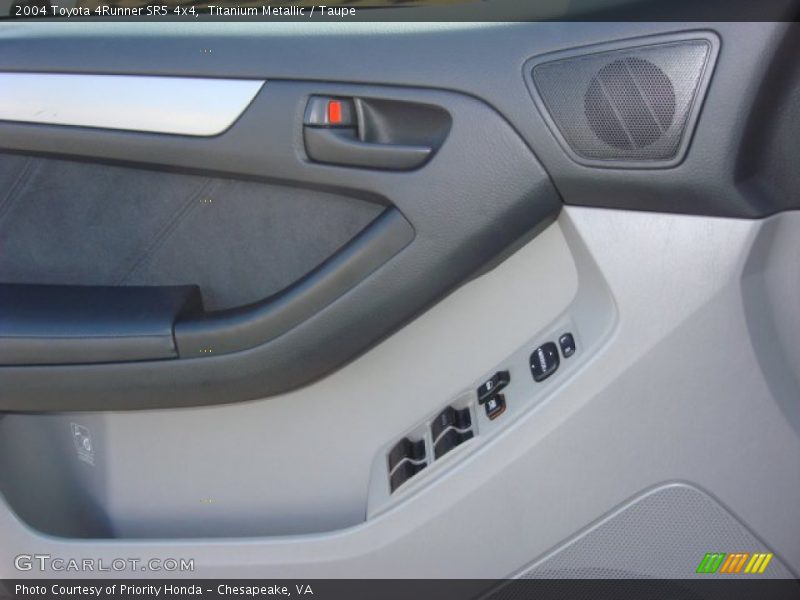 Titanium Metallic / Taupe 2004 Toyota 4Runner SR5 4x4