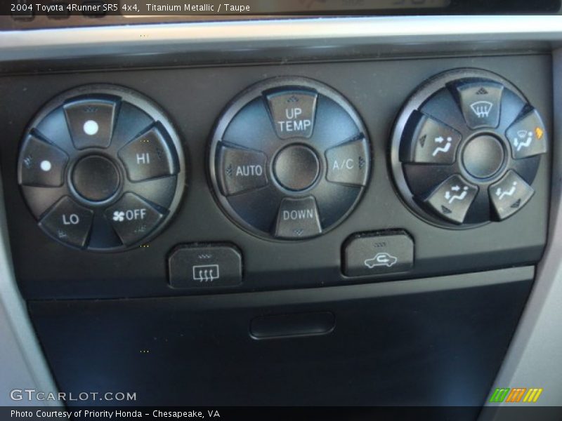 Titanium Metallic / Taupe 2004 Toyota 4Runner SR5 4x4